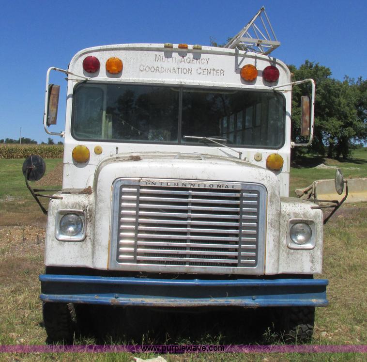 image for item L4054 1976 International 1603 bus