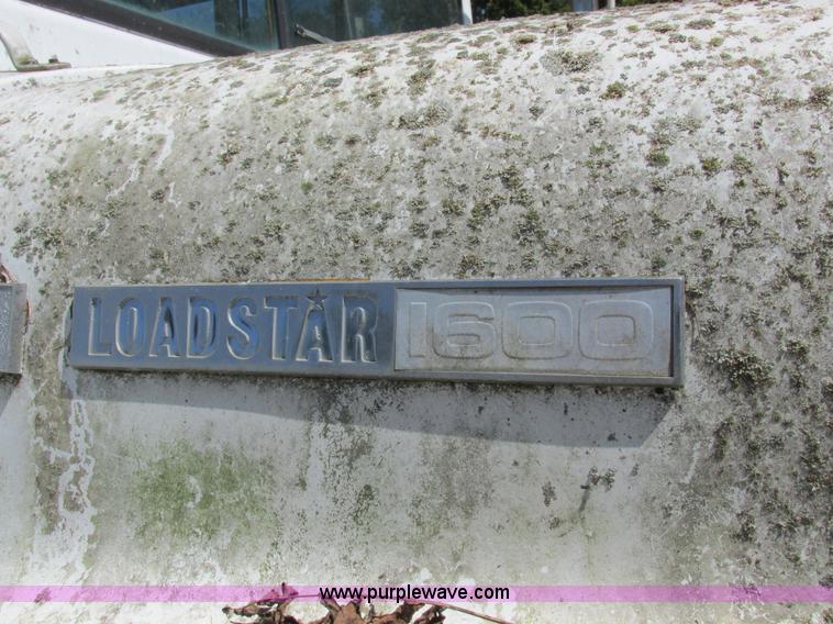 image for item L4054 1976 International 1603 bus