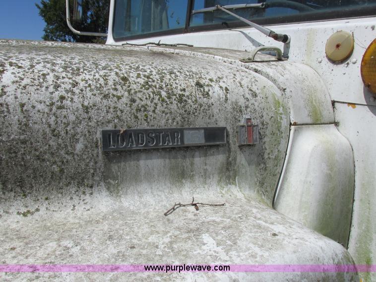 image for item L4054 1976 International 1603 bus