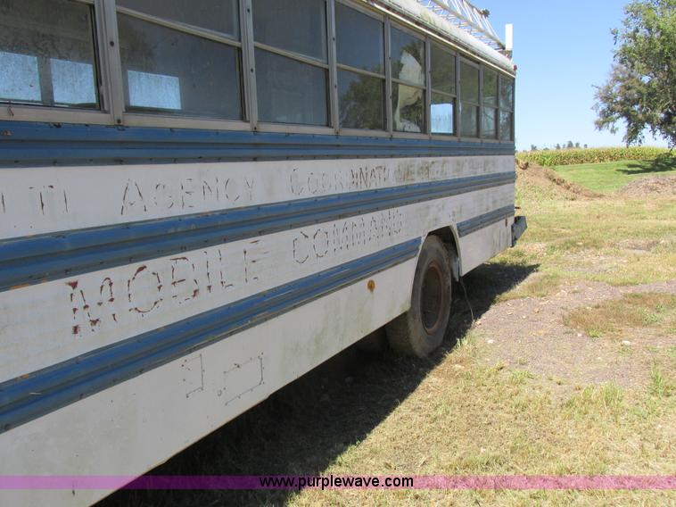 image for item L4054 1976 International 1603 bus