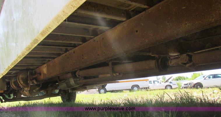 image for item L4054 1976 International 1603 bus