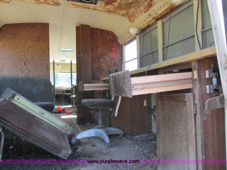 image for item L4054 1976 International 1603 bus