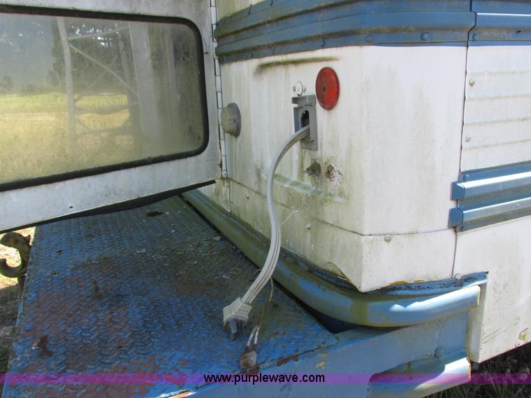 image for item L4054 1976 International 1603 bus