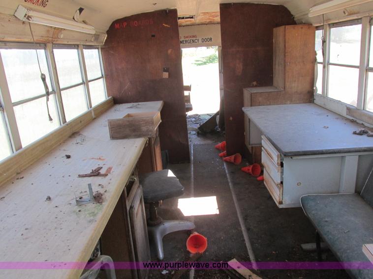 image for item L4054 1976 International 1603 bus