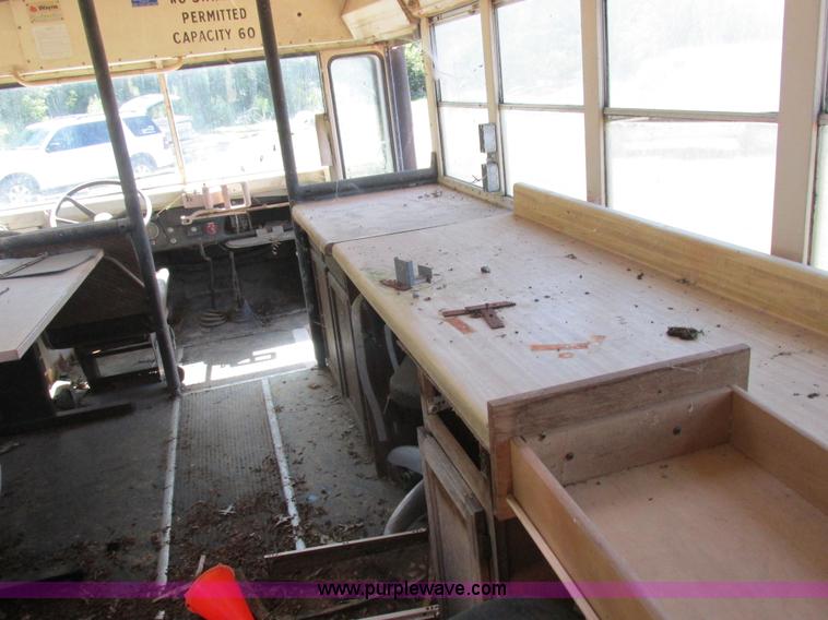 image for item L4054 1976 International 1603 bus