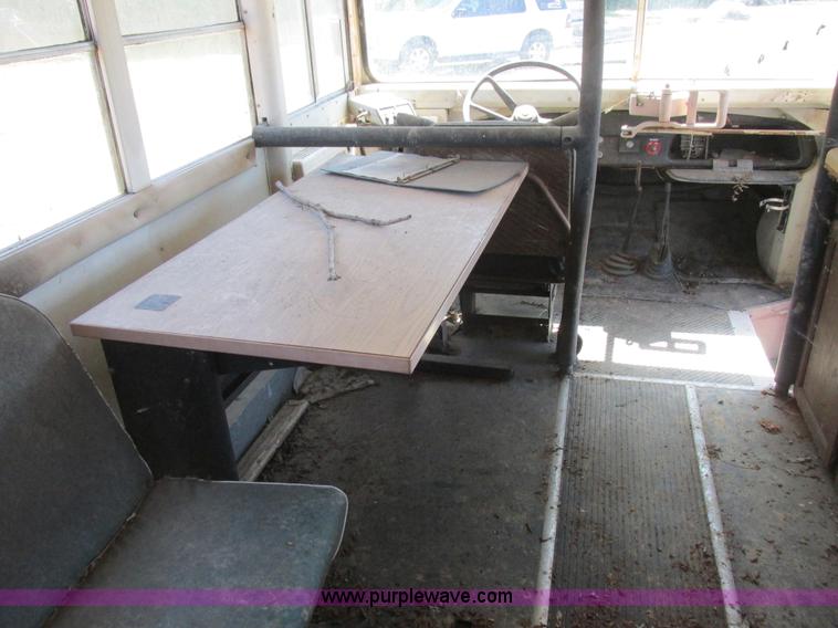 image for item L4054 1976 International 1603 bus