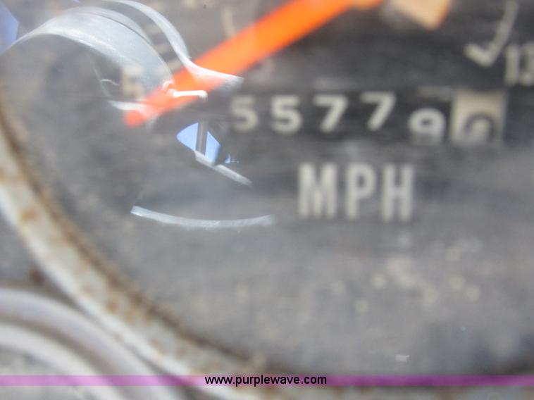 image for item L4054 1976 International 1603 bus