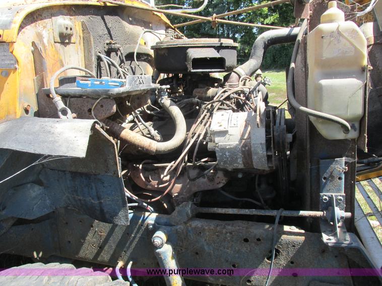 image for item L4054 1976 International 1603 bus