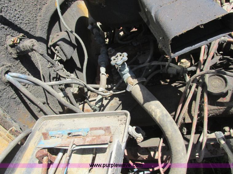 image for item L4054 1976 International 1603 bus