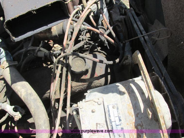 image for item L4054 1976 International 1603 bus