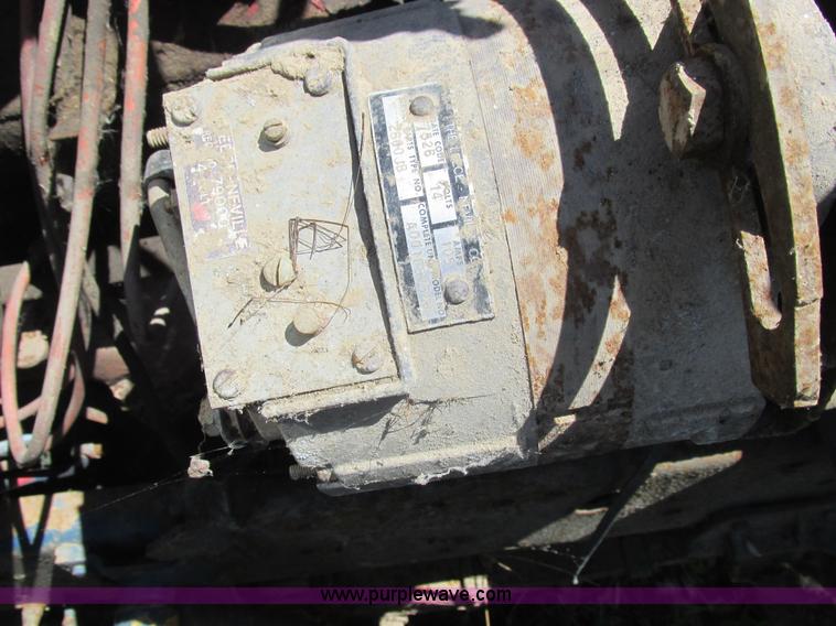 image for item L4054 1976 International 1603 bus