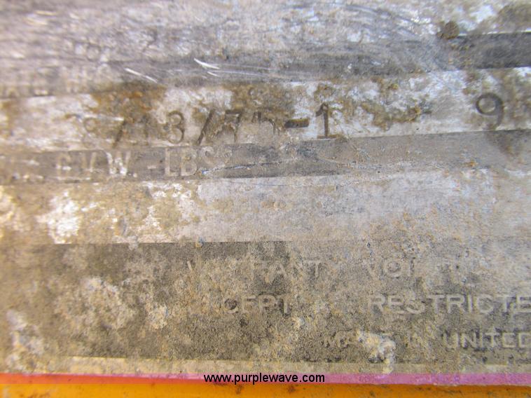 image for item L4054 1976 International 1603 bus