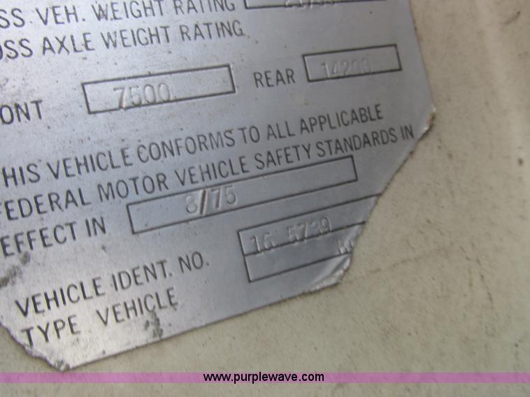 image for item L4054 1976 International 1603 bus