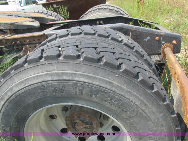 image for item L4056 2012 Mack CXU613 semi truck