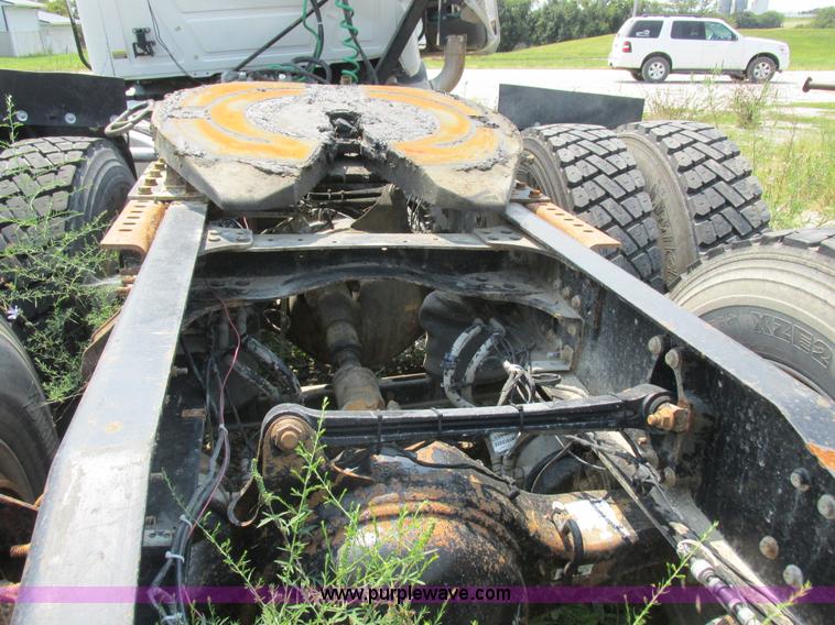 image for item L4056 2012 Mack CXU613 semi truck