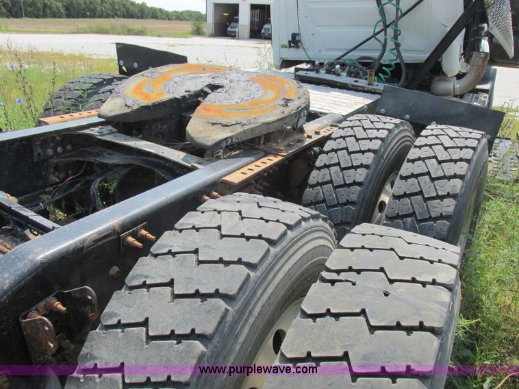 image for item L4056 2012 Mack CXU613 semi truck