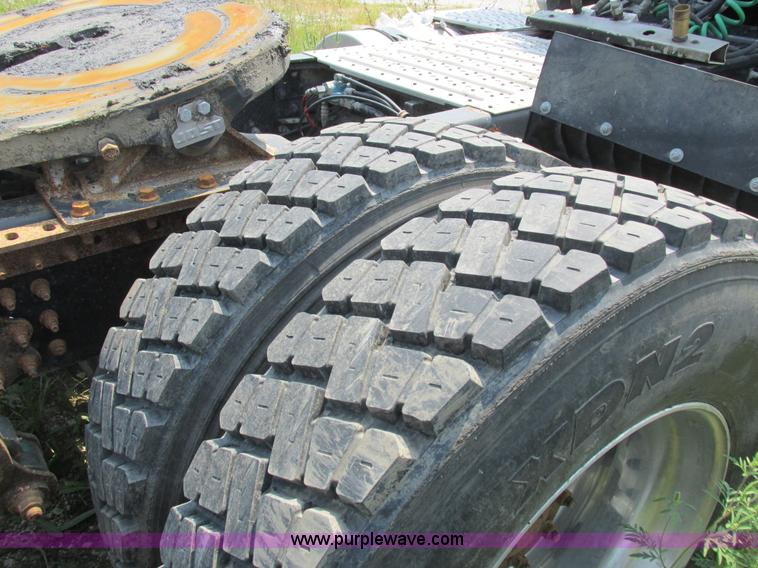 image for item L4056 2012 Mack CXU613 semi truck