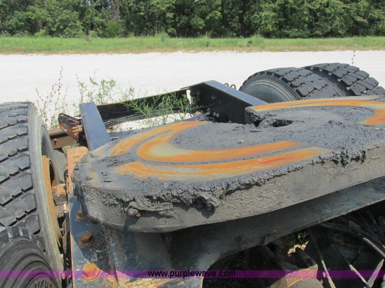 image for item L4056 2012 Mack CXU613 semi truck