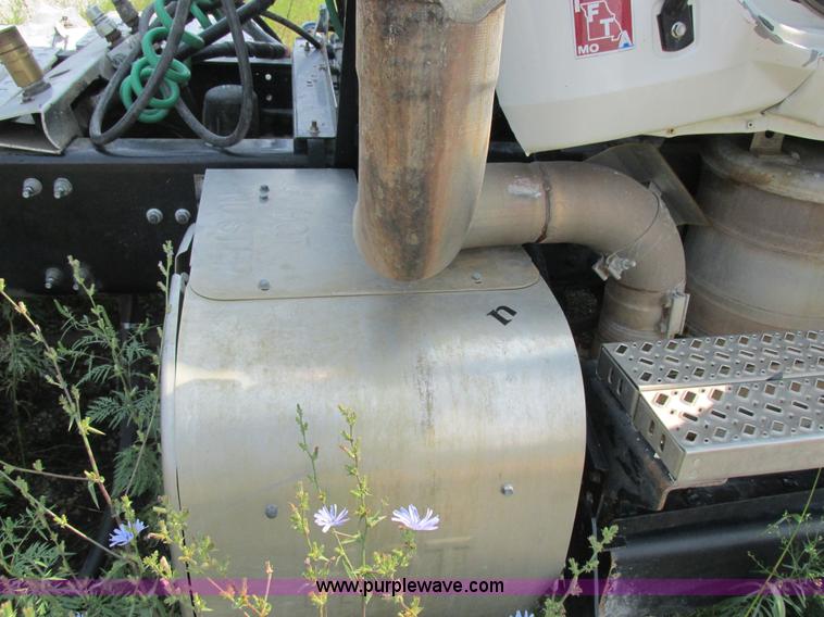 image for item L4056 2012 Mack CXU613 semi truck