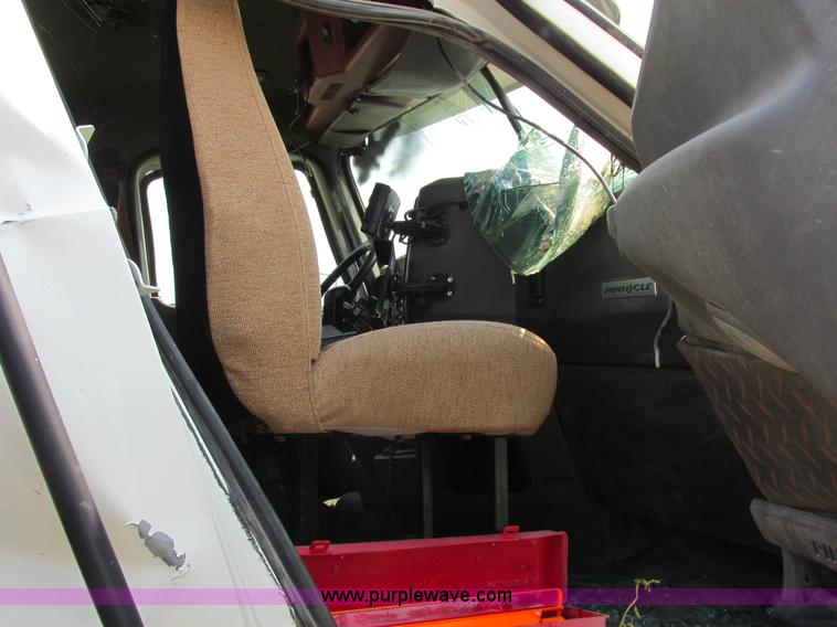 image for item L4056 2012 Mack CXU613 semi truck