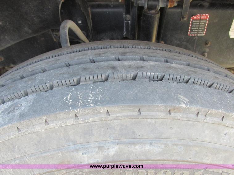 image for item L4056 2012 Mack CXU613 semi truck