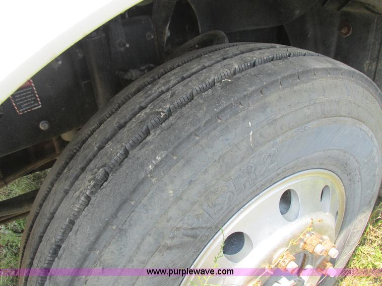 image for item L4056 2012 Mack CXU613 semi truck