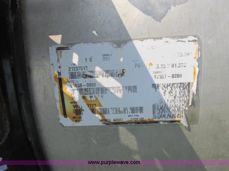 image for item L4056 2012 Mack CXU613 semi truck