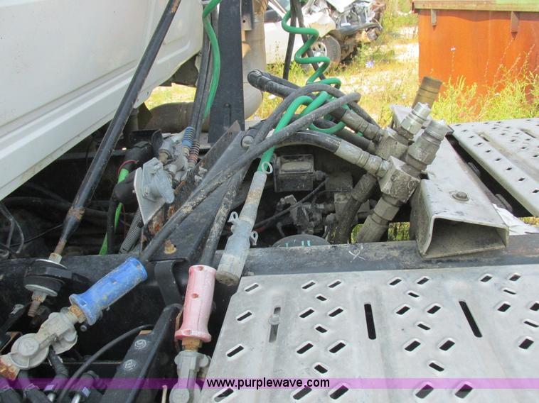 image for item L4056 2012 Mack CXU613 semi truck