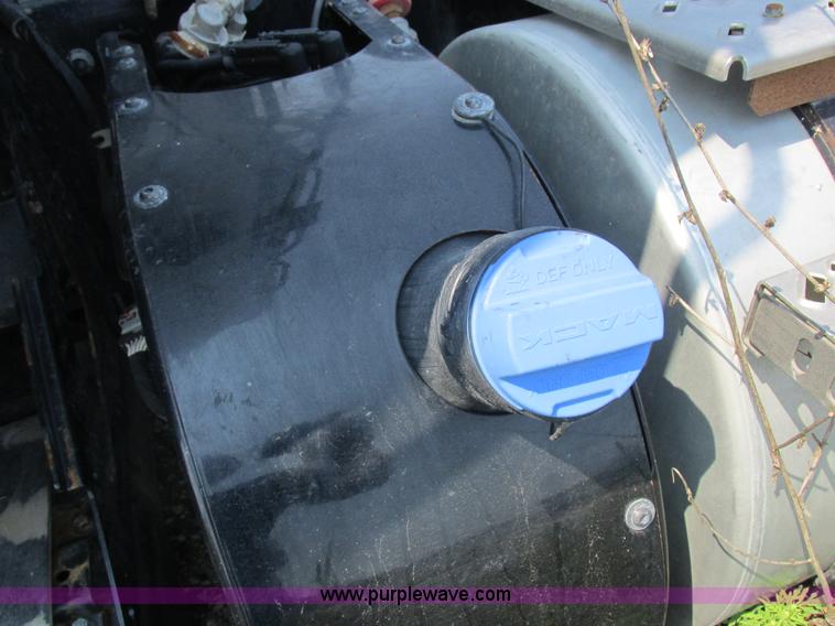 image for item L4056 2012 Mack CXU613 semi truck