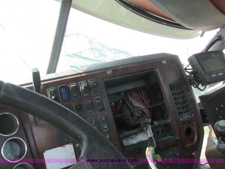 image for item L4056 2012 Mack CXU613 semi truck