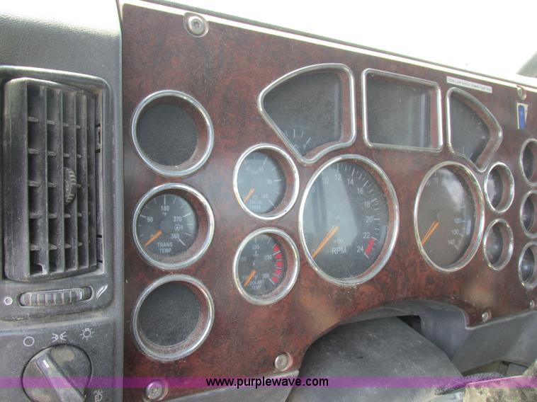 image for item L4056 2012 Mack CXU613 semi truck