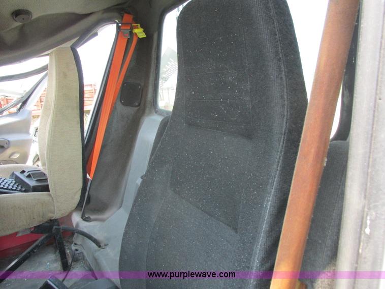 image for item L4056 2012 Mack CXU613 semi truck