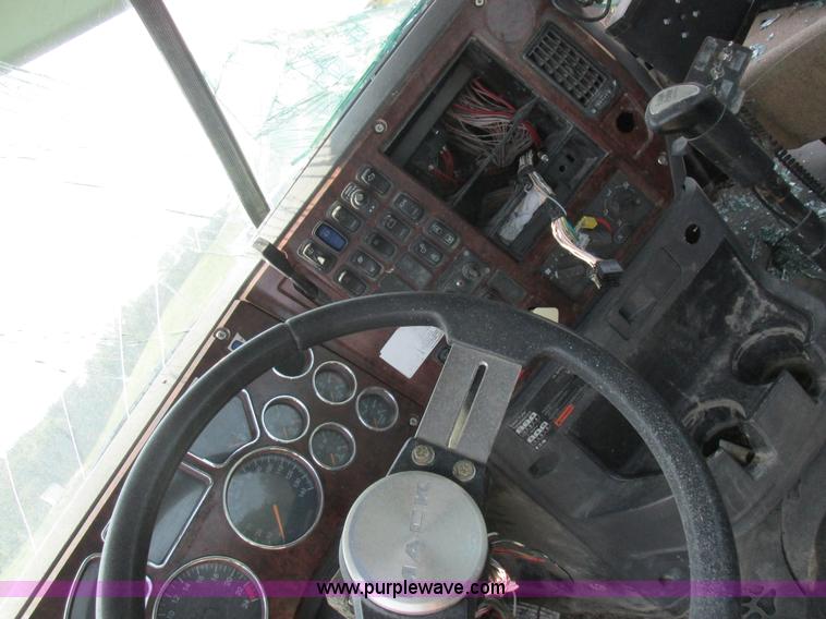 image for item L4056 2012 Mack CXU613 semi truck