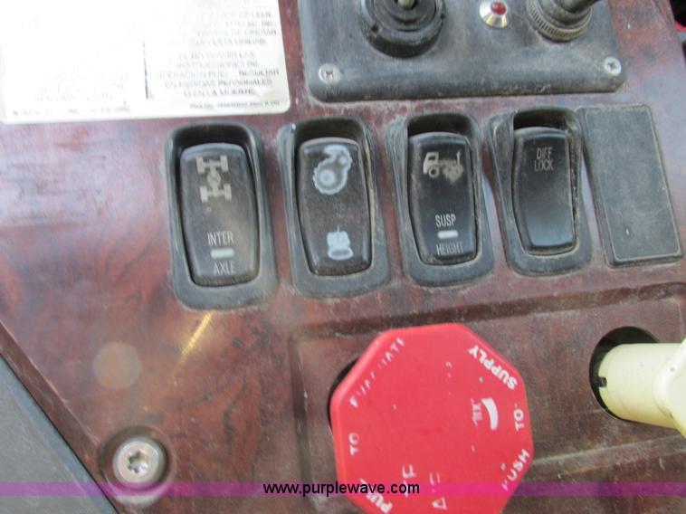 image for item L4056 2012 Mack CXU613 semi truck