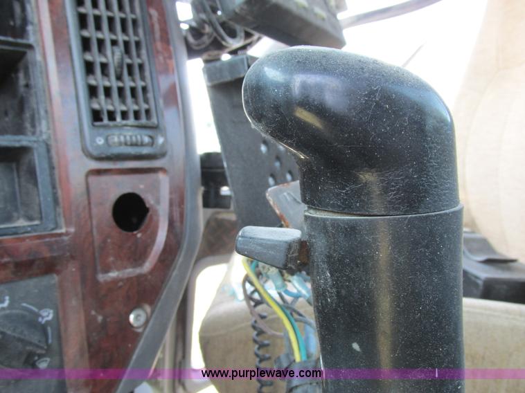 image for item L4056 2012 Mack CXU613 semi truck