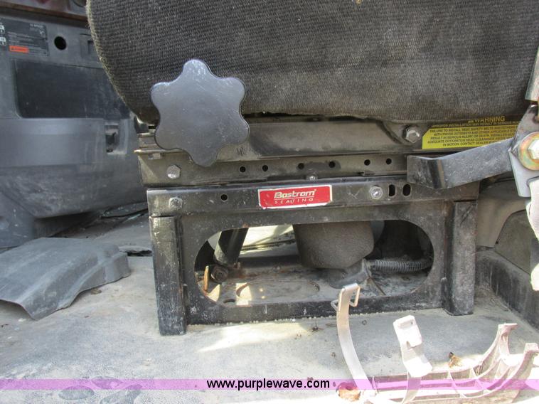 image for item L4056 2012 Mack CXU613 semi truck