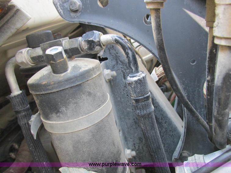 image for item L4056 2012 Mack CXU613 semi truck