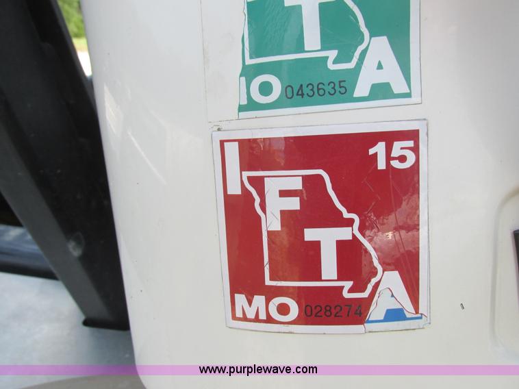 image for item L4056 2012 Mack CXU613 semi truck