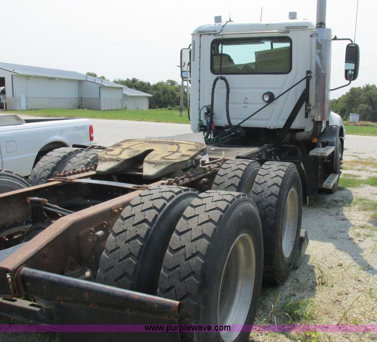 image for item L4058 2007 Mack CXN semi truck