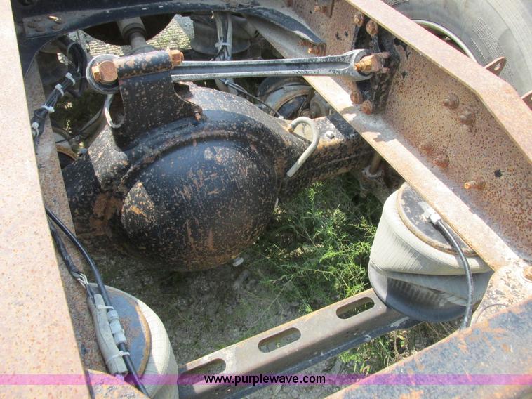 image for item L4058 2007 Mack CXN semi truck