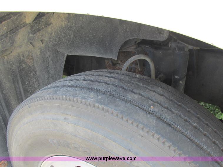 image for item L4058 2007 Mack CXN semi truck