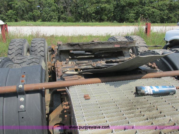 image for item L4058 2007 Mack CXN semi truck