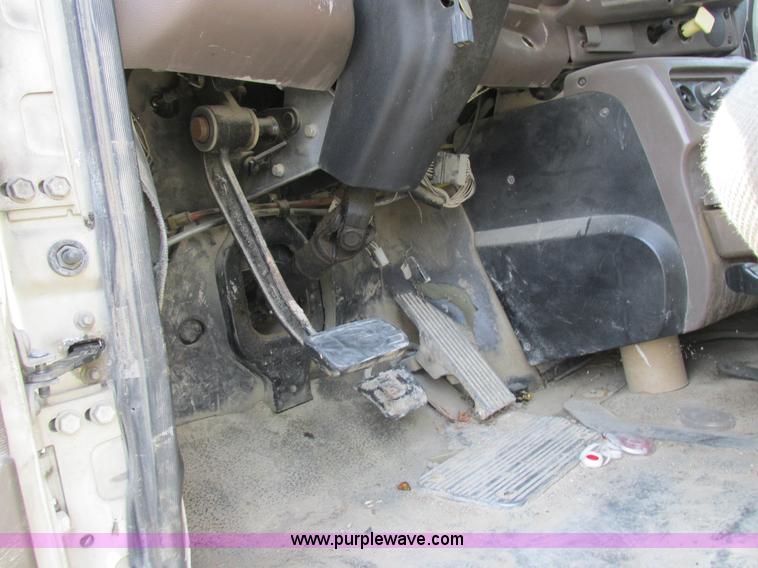 image for item L4058 2007 Mack CXN semi truck