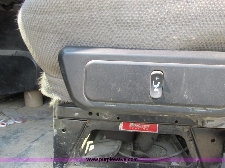 image for item L4058 2007 Mack CXN semi truck