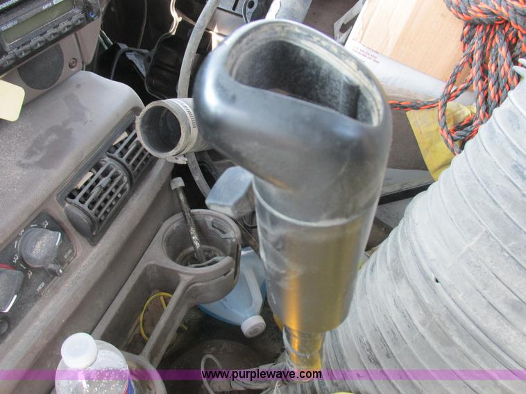 image for item L4058 2007 Mack CXN semi truck