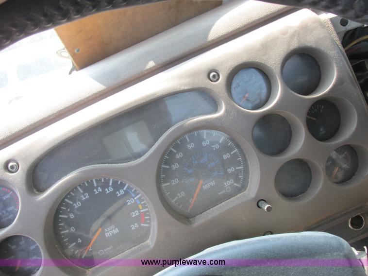 image for item L4058 2007 Mack CXN semi truck