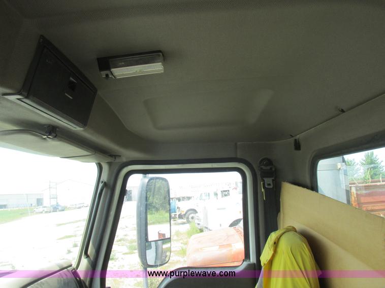 image for item L4058 2007 Mack CXN semi truck