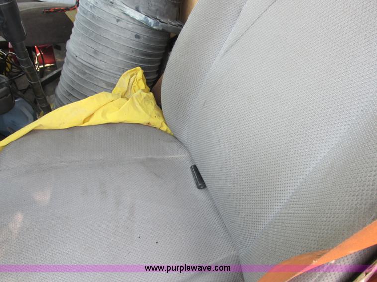 image for item L4058 2007 Mack CXN semi truck