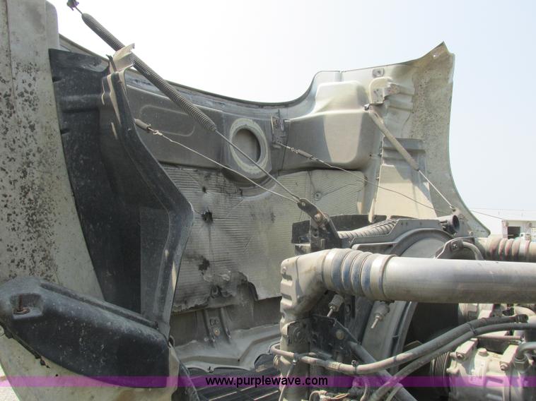 image for item L4058 2007 Mack CXN semi truck