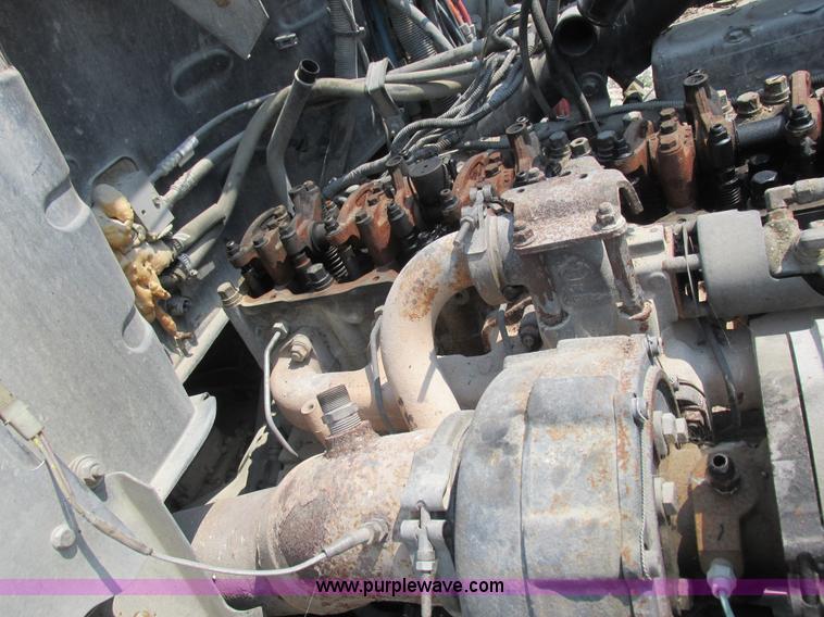 image for item L4058 2007 Mack CXN semi truck